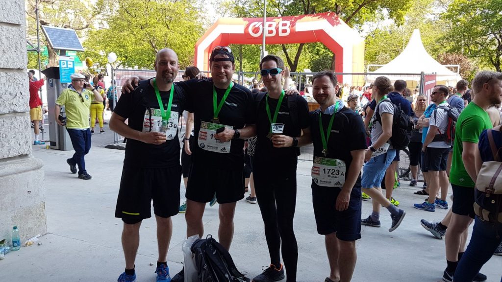 Vier Teamkollegen absolvierten den Vienna City Marathon 2018.